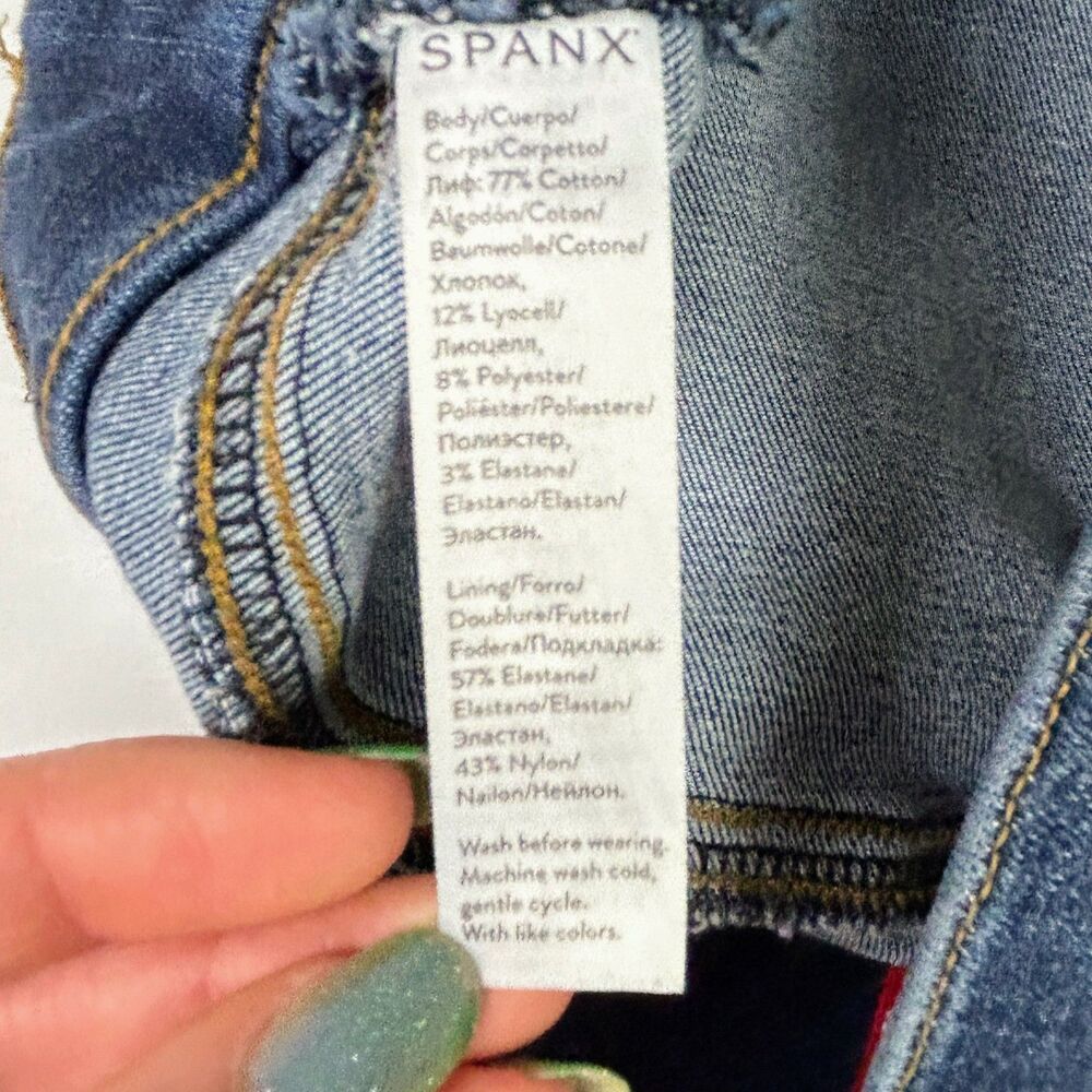 Spanx Skinny Jeans Stretch Denim Jeggings Blue Distressed Raw Hem Lift Pants M - Picture 15 of 16